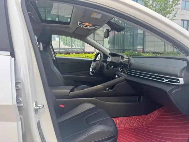 Hyundai Elantra — Фото автомобиля 8