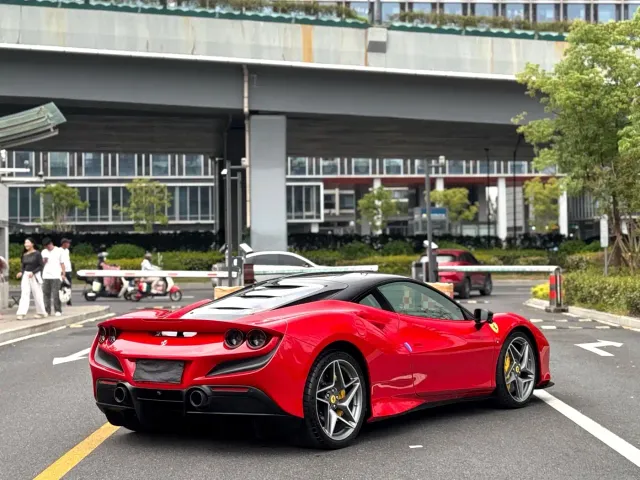Ferrari F8 — Фото автомобиля 8