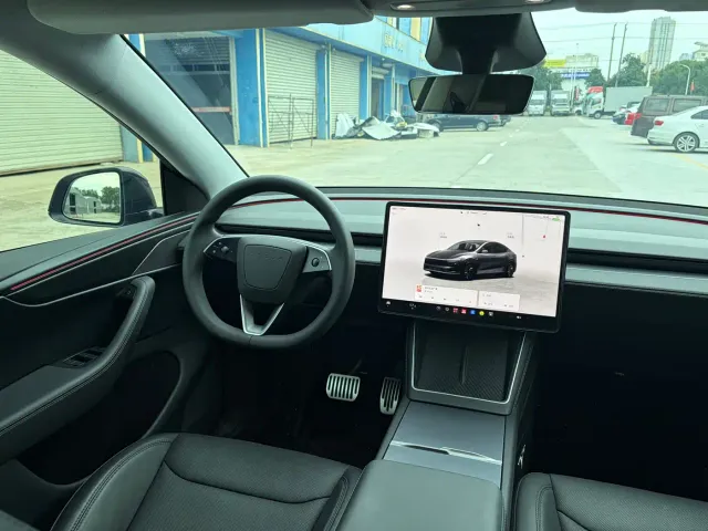 Tesla Model Y — Фото автомобиля 7
