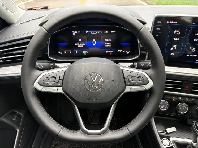 Volkswagen Sagitar — Фото автомобиля 8
