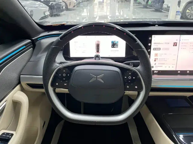 Xpeng P7 — Фото автомобиля 11