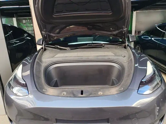 Tesla Model Y — Фото автомобиля 19