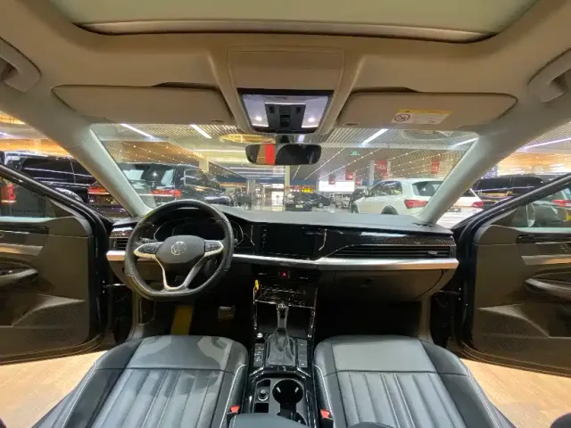 Volkswagen Passat — Фото автомобиля 11