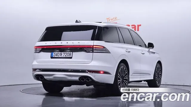 Lincoln Aviator 2nd Gen — Фото автомобиля 2