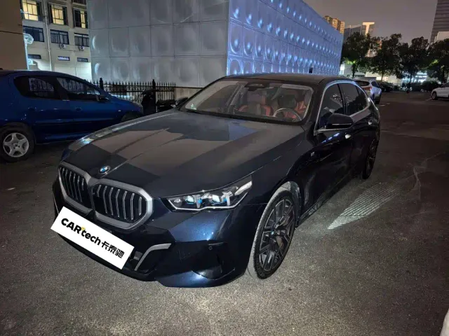 BMW 5 Series — Фото автомобиля 4