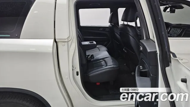 KG_Mobility_Ssangyong Rexton Новый Rexton Sport Khan Дизель 2.2 4WD — Фото автомобиля 12