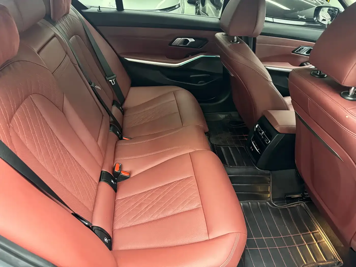 BMW BMW i3 2022 eDrive 35 L — Фото автомобиля 9