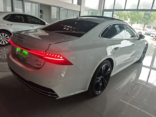 Audi A7L — Фото автомобиля 6