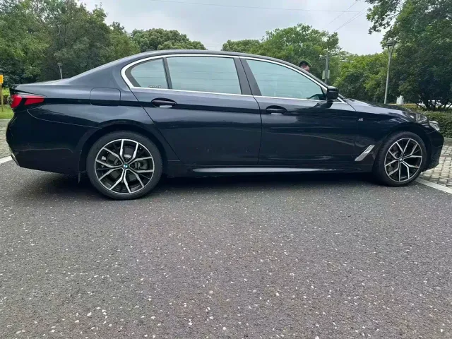 BMW 5 Series — Фото автомобиля 6