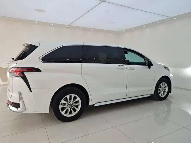 Toyota Granvia — Фото автомобиля 15