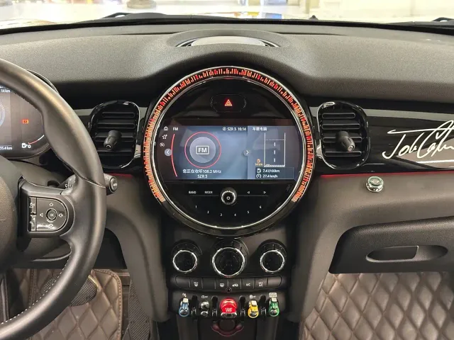 MINI Hatch — Фото автомобиля 17