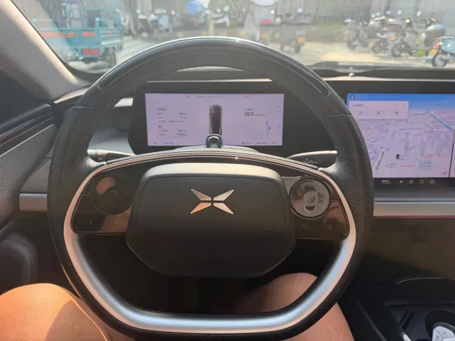 Xpeng P7 — Фото автомобиля 8