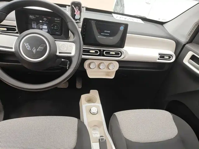 Wuling Hongguang Mini EV — Фото автомобиля 9