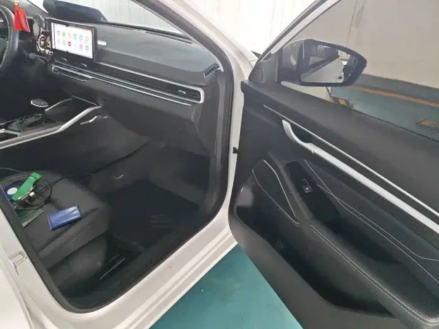 Geely Emgrand — Фото автомобиля 19