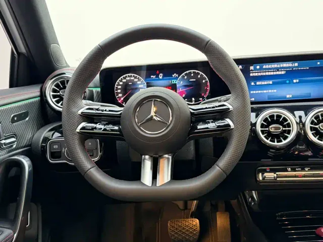 Mercedes-Benz A-Class — Фото автомобиля 14