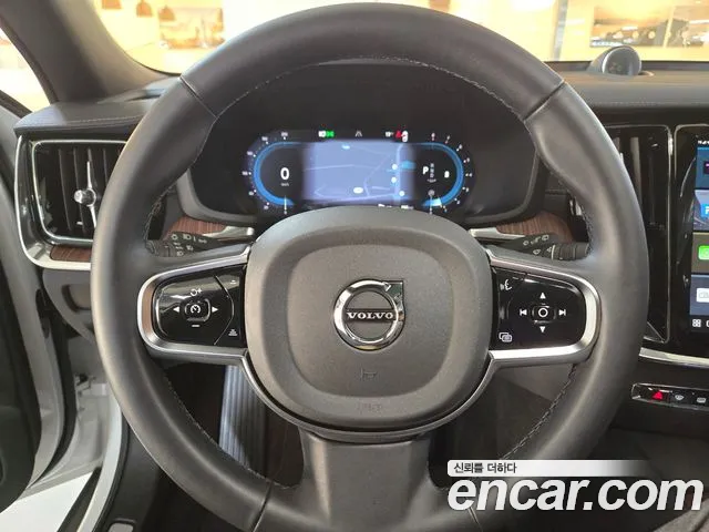 Volvo V60 — Фото автомобиля 12