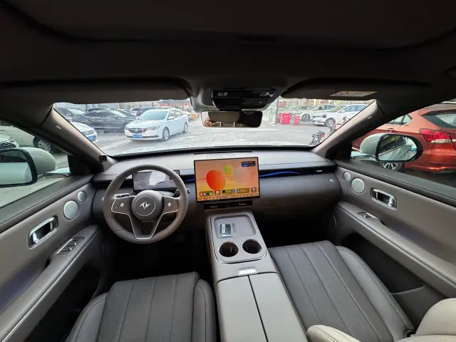 Dongfeng E8 M8 — Фото автомобиля 5