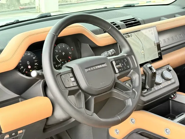 Land Rover Defender — Фото автомобиля 13