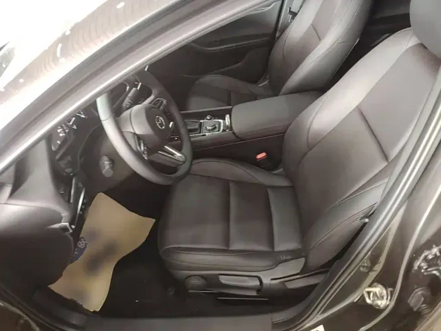 Mazda Axela — Фото автомобиля 14