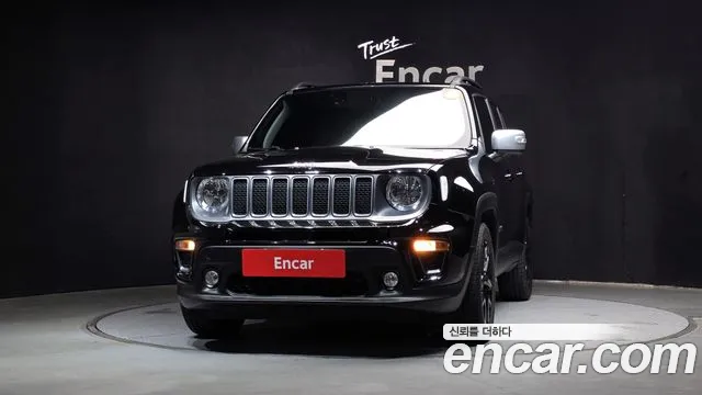 Jeep Renegade — Фото автомобиля 3