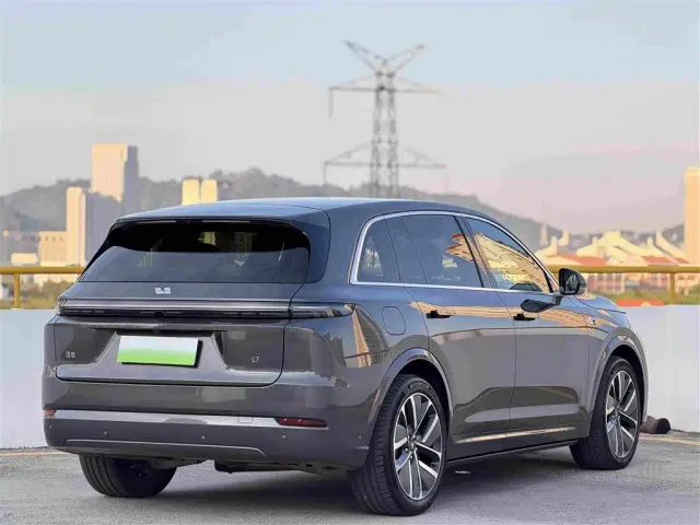 Li Auto L7 — Фото автомобиля 4