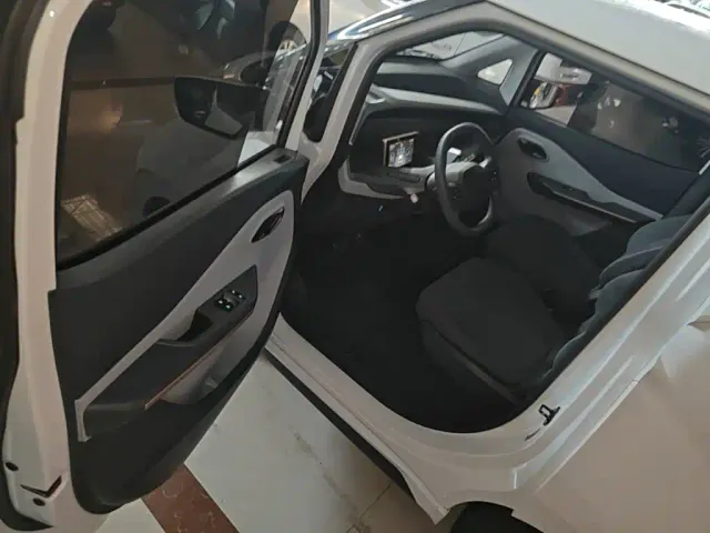 Wuling NanoEV — Фото автомобиля 15