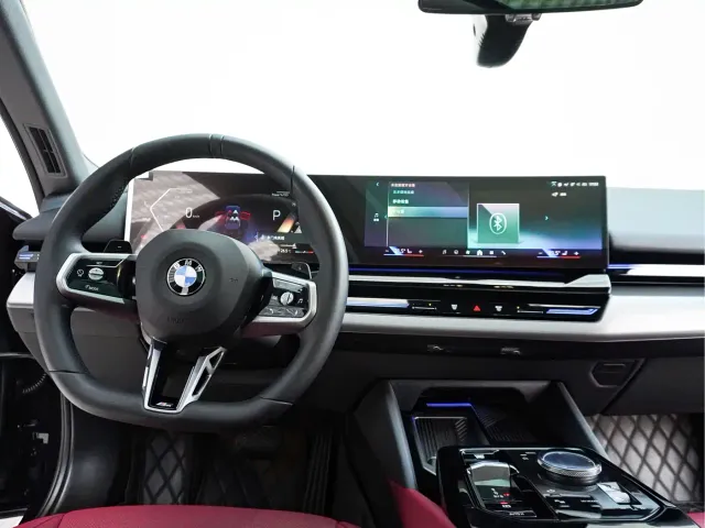 BMW 5 Series — Фото автомобиля 21