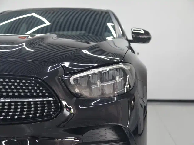 Mercedes-Benz E-Class — Фото автомобиля 5
