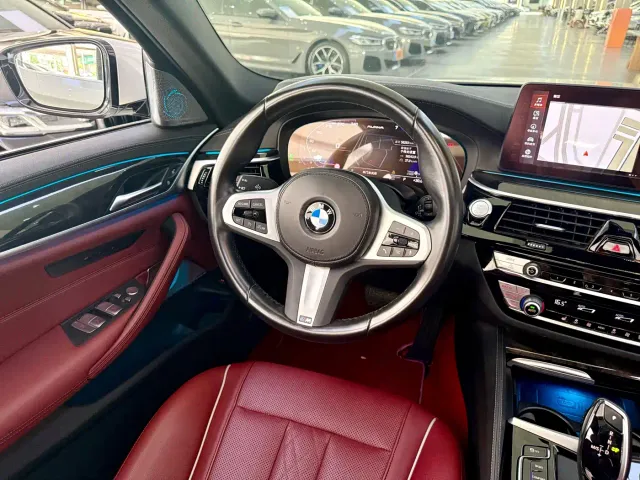BMW 5 Series — Фото автомобиля 11