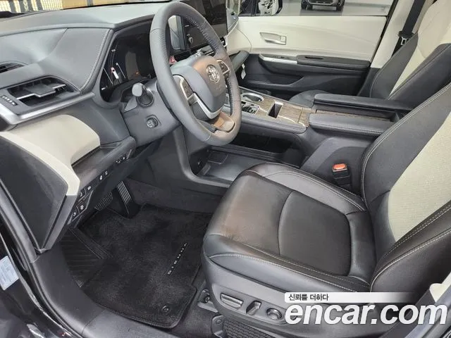 Toyota Sienna — Фото автомобиля 12
