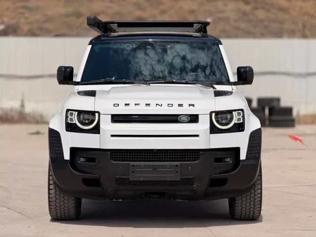 Land Rover Defender — Фото автомобиля 2