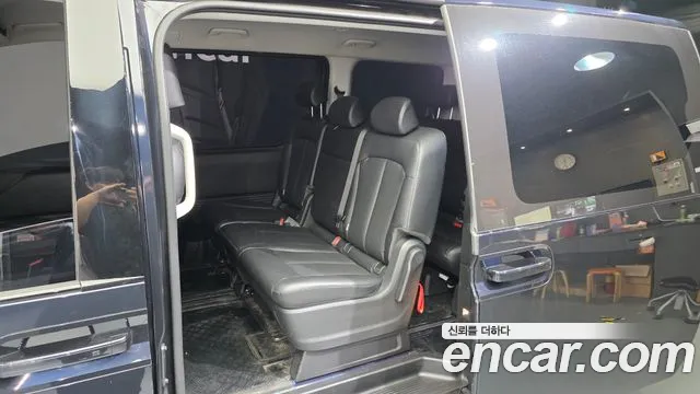 Hyundai Staria Staria 4WD Tourer 9 мест — Фото автомобиля 11