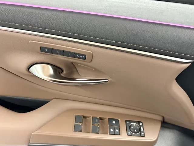 Lexus ES — Фото автомобиля 10