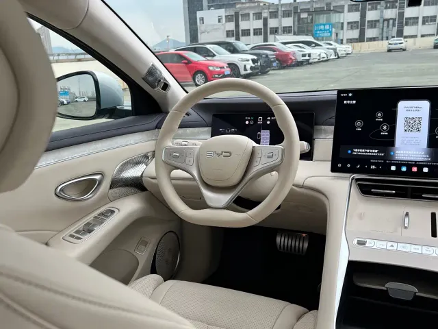BYD Seal 08 — Фото автомобиля 13
