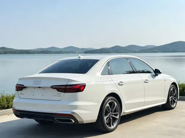 Audi A4L — Фото автомобиля 9