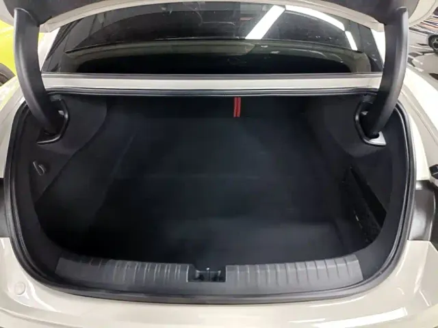 Xiaomi SU7 — Фото автомобиля 18