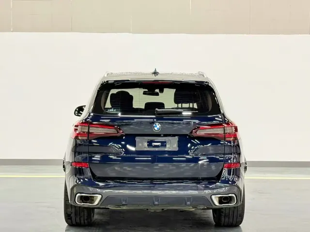 BMW X5 — Фото автомобиля 8