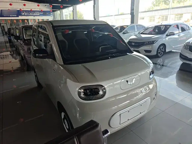 Wuling Hongguang Mini EV — Фото автомобиля 3