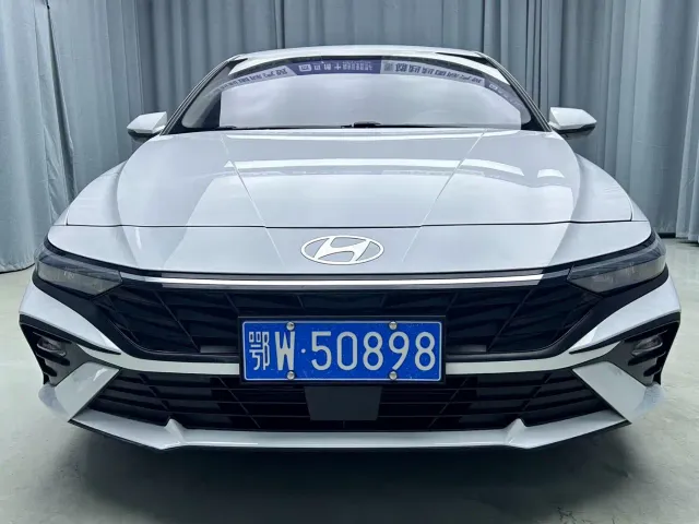 Hyundai Elantra — Фото автомобиля 2