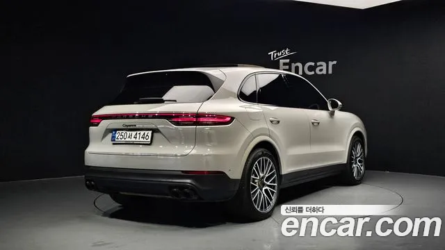Porsche Cayenne — Фото автомобиля 2