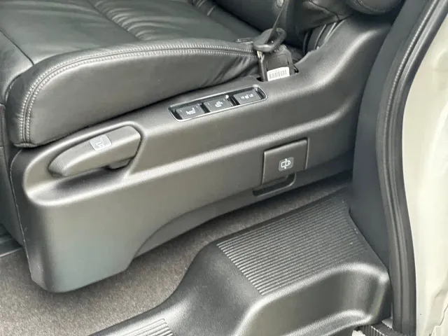 Honda Elysion — Фото автомобиля 14