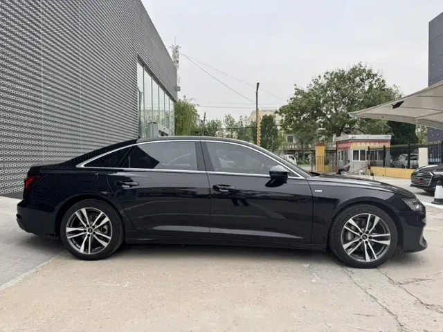 Audi A6L — Фото автомобиля 3