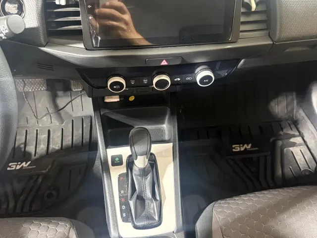Honda Fit — Фото автомобиля 8