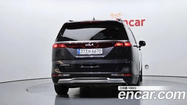 Kia Carnival Generation 4 — Фото автомобиля 4