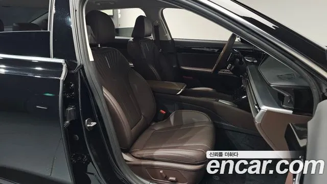 Hyundai Grandeur Grandeur (GN7) 2.5 Бензин 2WD — Фото автомобиля 10