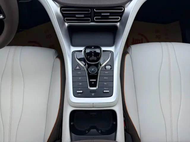 BYD Song Pro — Фото автомобиля 8