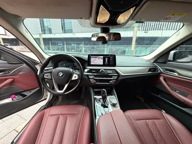 BMW 5 Series — Фото автомобиля 5
