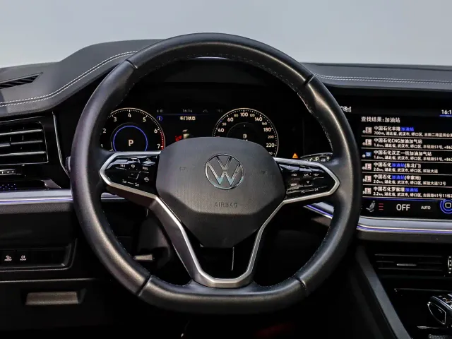 Volkswagen Touareg — Фото автомобиля 9