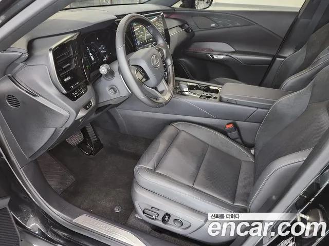 Lexus RX RX450h+ 5th Gen — Фото автомобиля 17