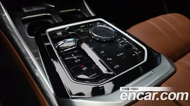 BMW 7 Series G70 — Фото автомобиля 9